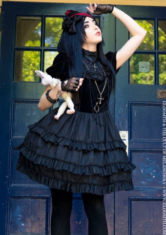 gloomth gothic doll clothing canada lucy lovesick model